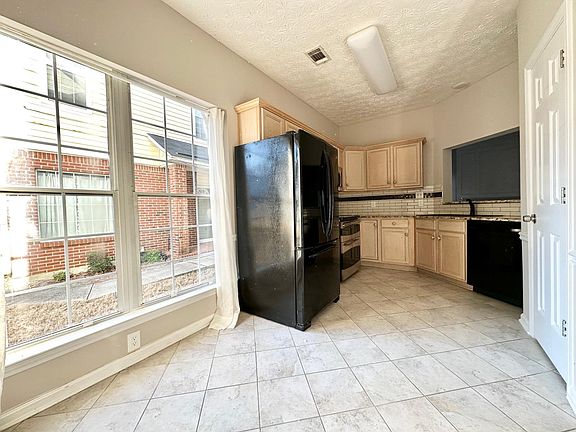 5th image of 4019 Oak Glenn Dr