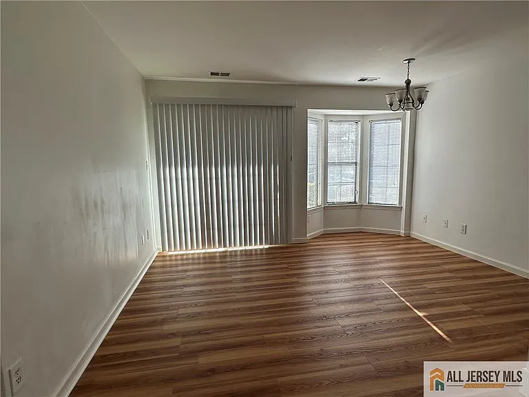 46 Lear Ct — Photo 3
