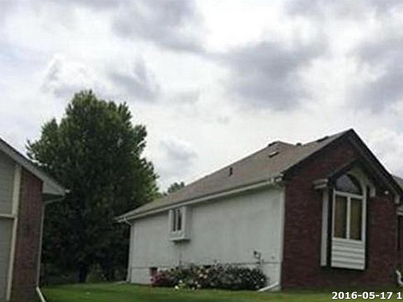 3rd image of 2503 Blackhawk Dr