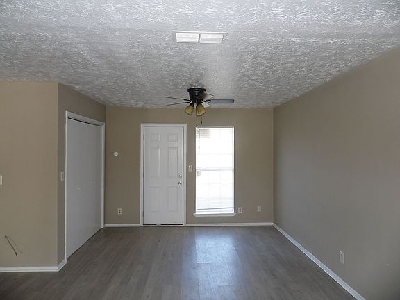 2nd image of 3001 Manasse Dr