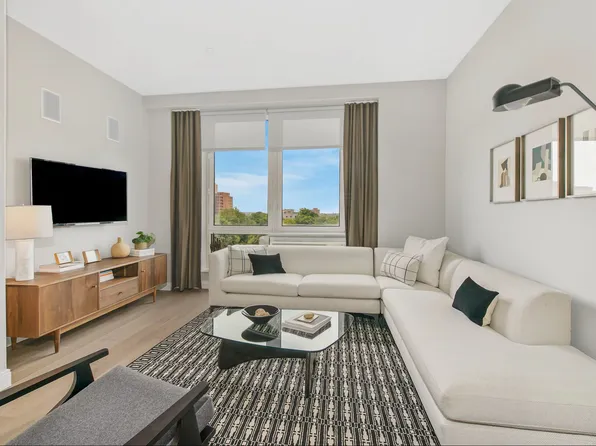 152-11 89th Avenue image 4 of 10