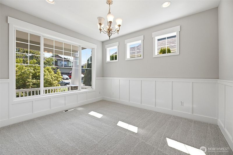 5th image of 9228 227th Avenue E