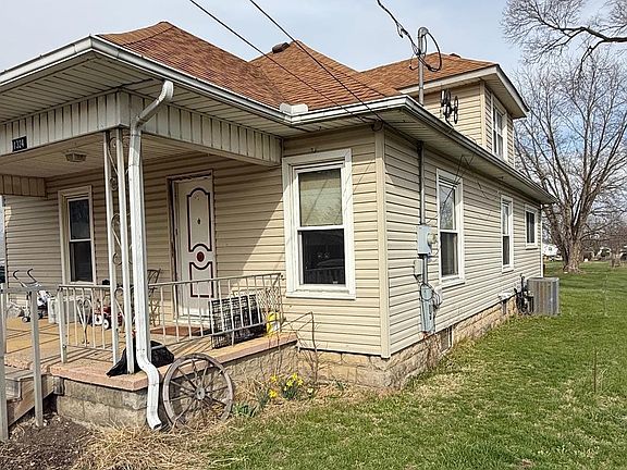 2nd image of 1324 N Waugh St