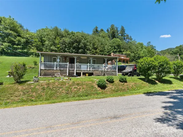 165 Van Arrington Rd, Clyde, NC 28721
