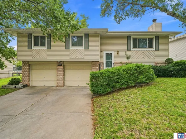 5805 S 41st St, Lincoln, NE 68516