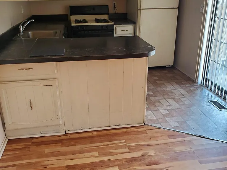 2721 Roundtree Dr — Photo 5