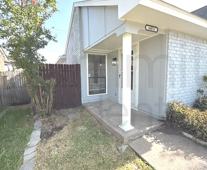 6076 Dooley Dr — Photo 1