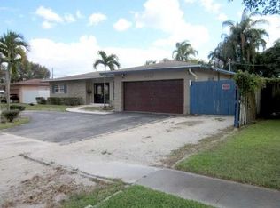 5240 SW 6th St, Plantation, FL 33317