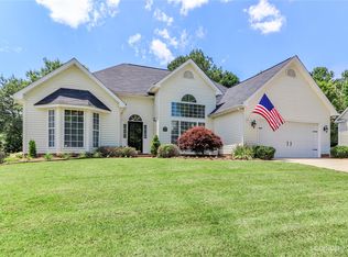 195 Chandeleur Dr, Mooresville, NC 28117