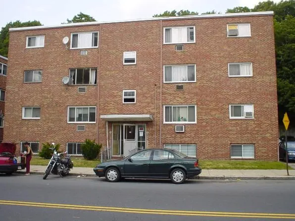 365 Faneuil St APT 12, Brighton, MA 02135