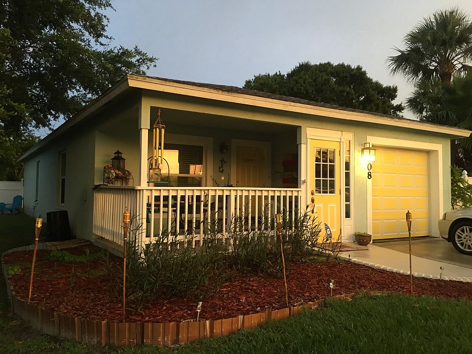 1st image of 708 NE Camino St