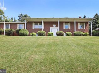 46 Green Acres Ln, Berkeley Springs, WV 25411