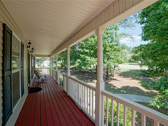 3rd image of 641 Greenwood Park Way