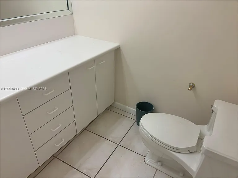 5255 Collins Ave #6J — Photo 16