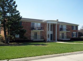 411 Fox Hills Dr S, Bloomfield Hills, MI 48304