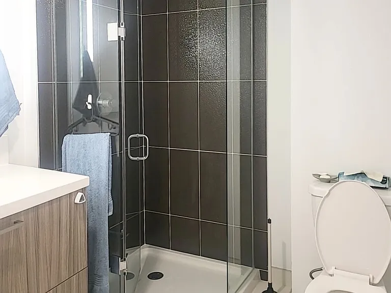 50 McCaul St #412 — Photo 7
