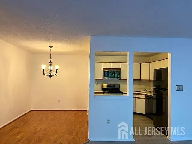 93 Clay St — Photo 6