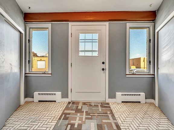2nd image of 903 N Ave