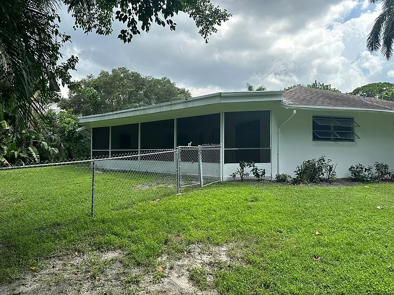 1 Indialucie Pkwy — Photo 4