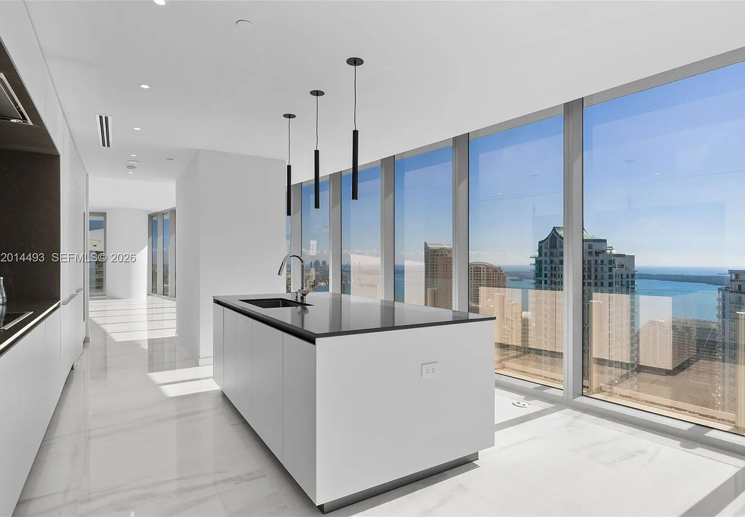 4 bed, 4.5 bath, 3994 sqft, $32,000 — Photo 1