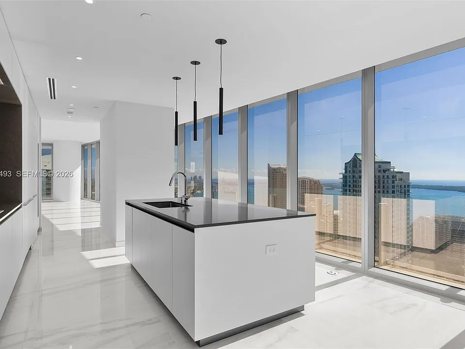 300 Biscayne Boulevard Way #3801