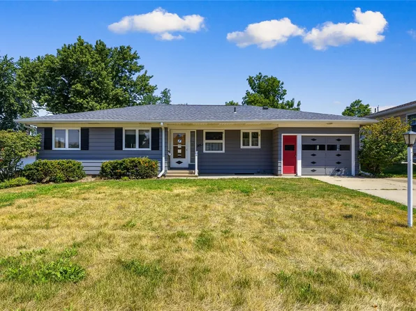 800 29th St NE, Cedar Rapids, IA 52402