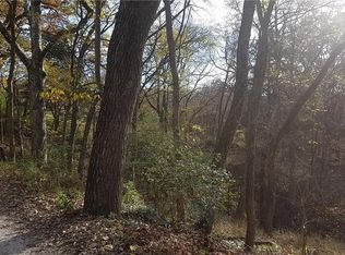 28 Claymount St, Eureka Springs, AR 72632