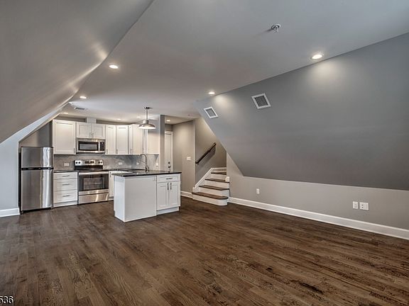 4th image of 1934 Long Hill Rd #3
