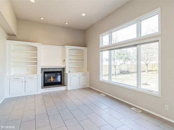 2nd image of 1160 SE Westwoods Dr