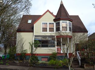 103 SW Gibbs St, Portland, OR 97239