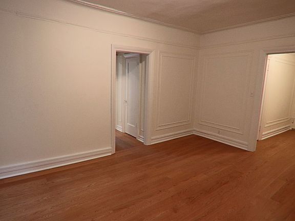 5th image of 5025 Broadway APT 3G