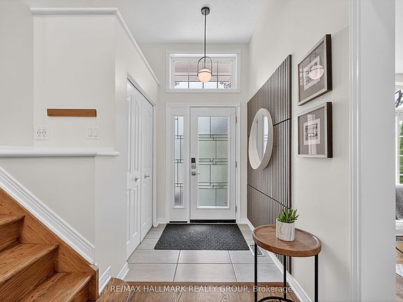 4th image of 1091 Charest Way