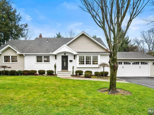 15 Maple St, Closter, NJ 07624