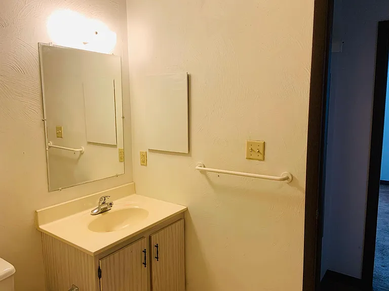 430-440 Erie Ave #104 — Photo 7
