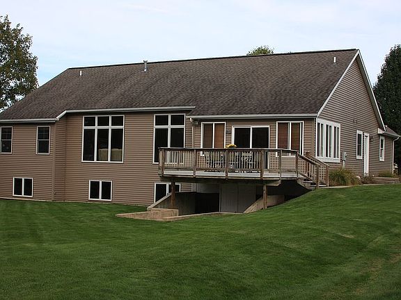 3rd image of 1031 Esker Dr
