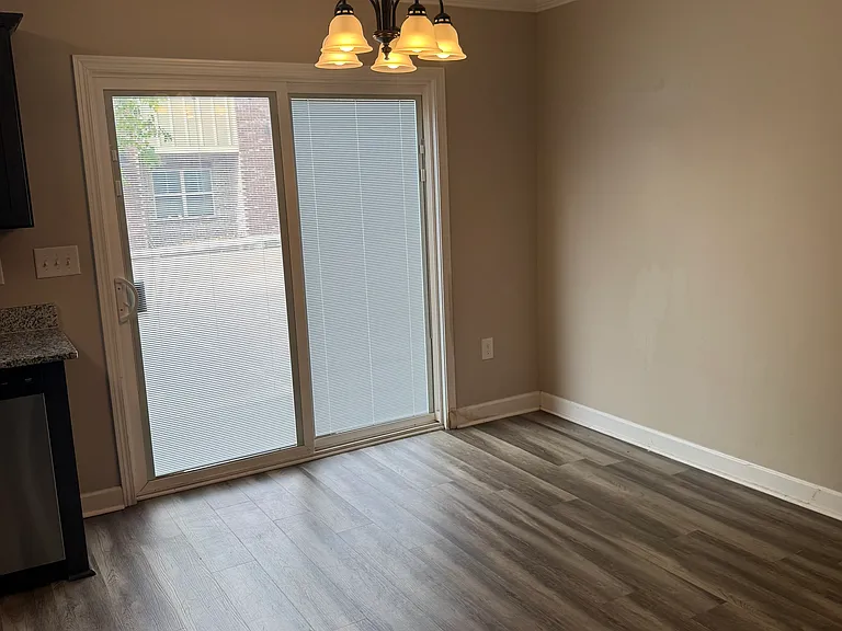 66 Bellvue Dr — Photo 35