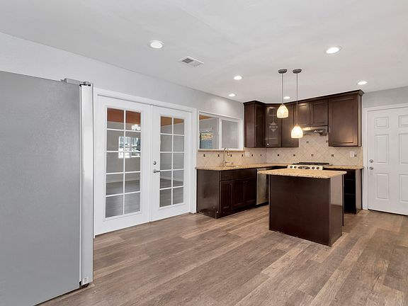 5th image of 10231 Empress Ave
