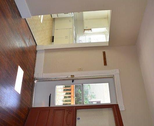 Living room/entry