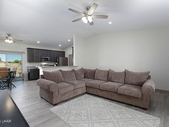 3rd image of 3881 Kiowa Blvd S