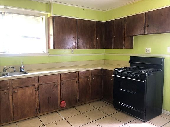 5th image of 4921 W Napoleon Ave