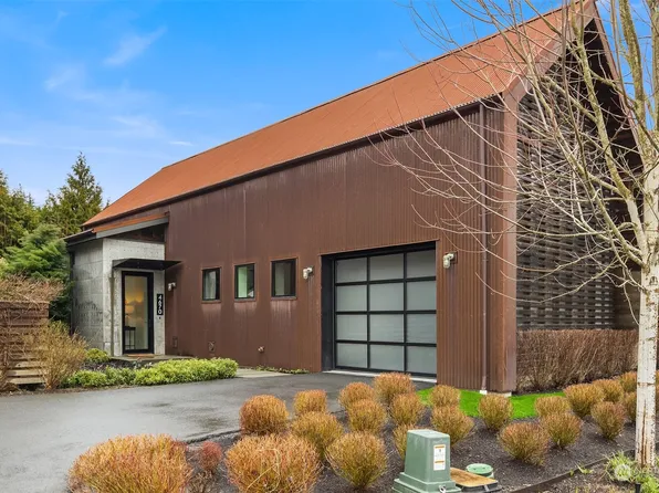 4670 Flying Goat Avenue NE, Bainbridge Island, WA 98110