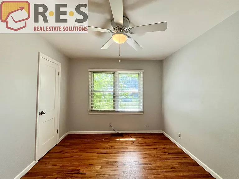 2216 Elmira St — Photo 6