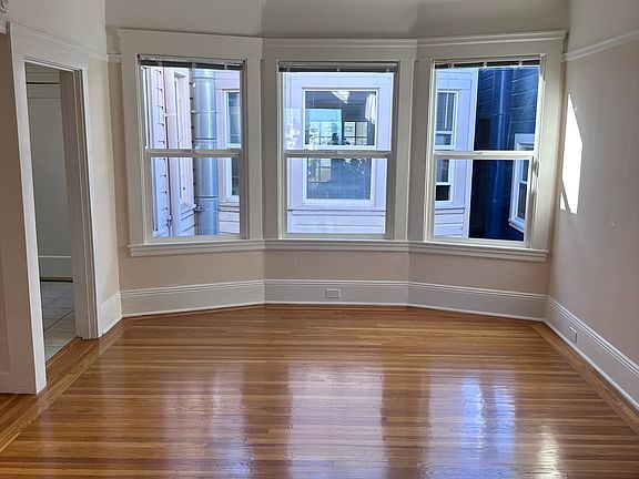 5th image of 2090 Grove St #9