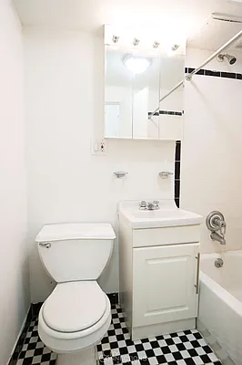 Rented by City Connections Realty | media 15