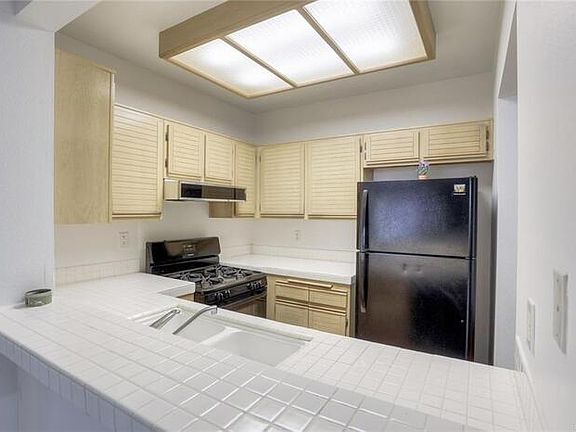 4th image of 24129 Del Monte Dr #D3087