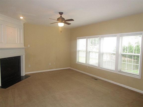 3rd image of 407 Martin Glen Ct