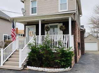 22 3rd Ave, East Rockaway, NY 11518