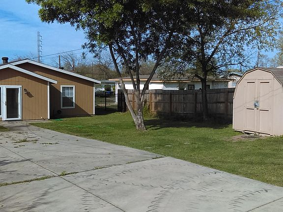 2nd image of 422 Kathy Dr