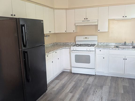 4th image of 137 Burhans Ave