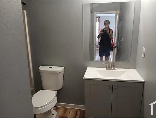 2 bed, 830 sqft, $900 — Photo 3